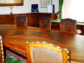 Polgármesteri tárgyalóasztal - Egyedi bútor